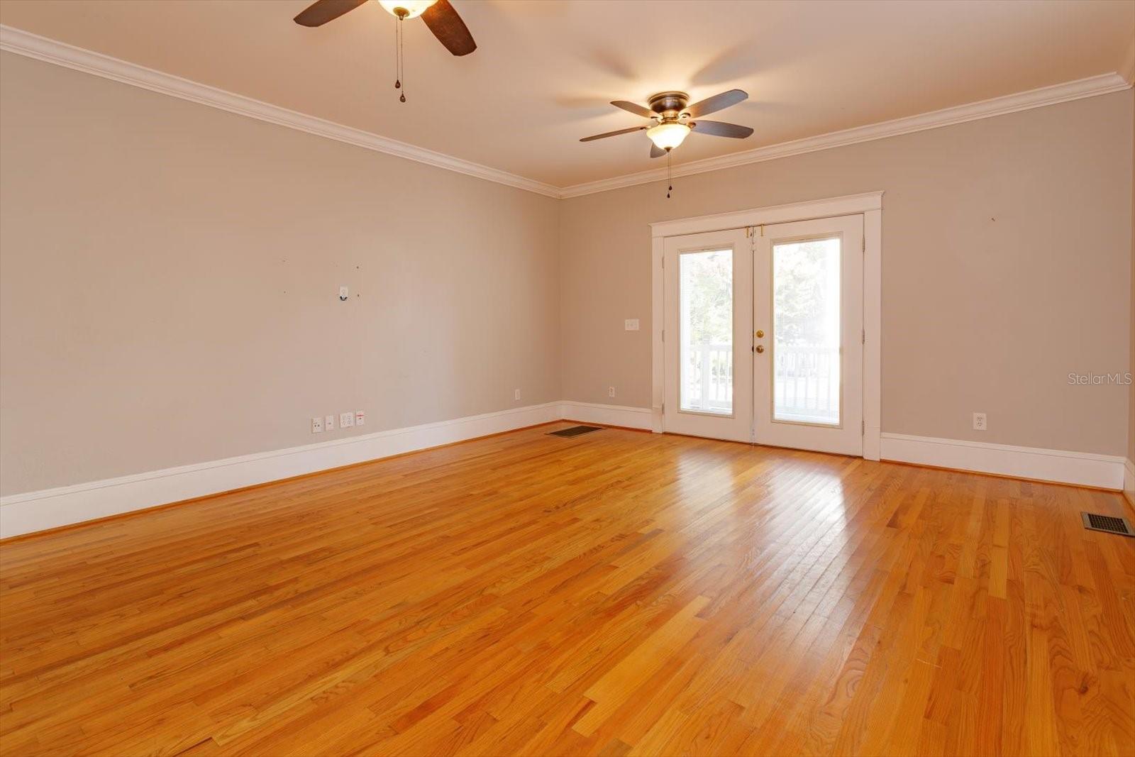 Image 24 of 47 For 817 Livingston Street