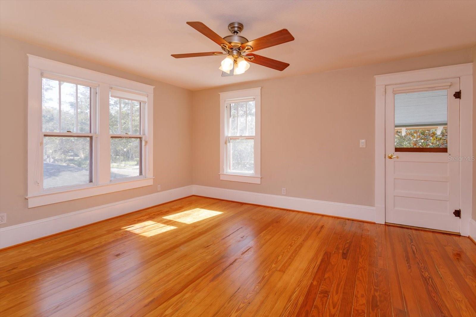 Image 31 of 47 For 817 Livingston Street