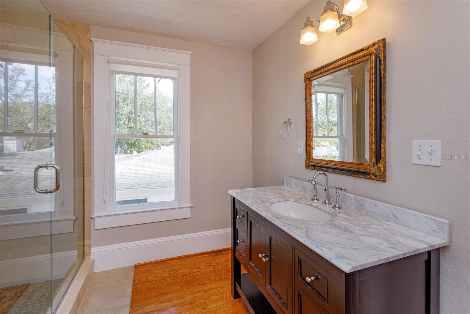 Image 32 of 47 For 817 Livingston Street