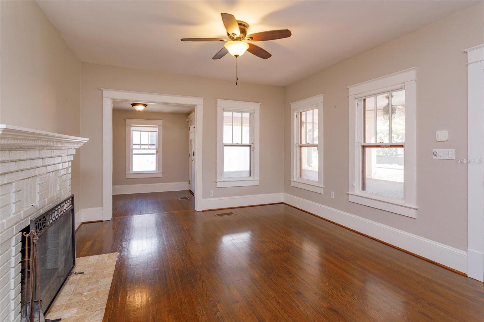 Image 9 of 47 For 817 Livingston Street