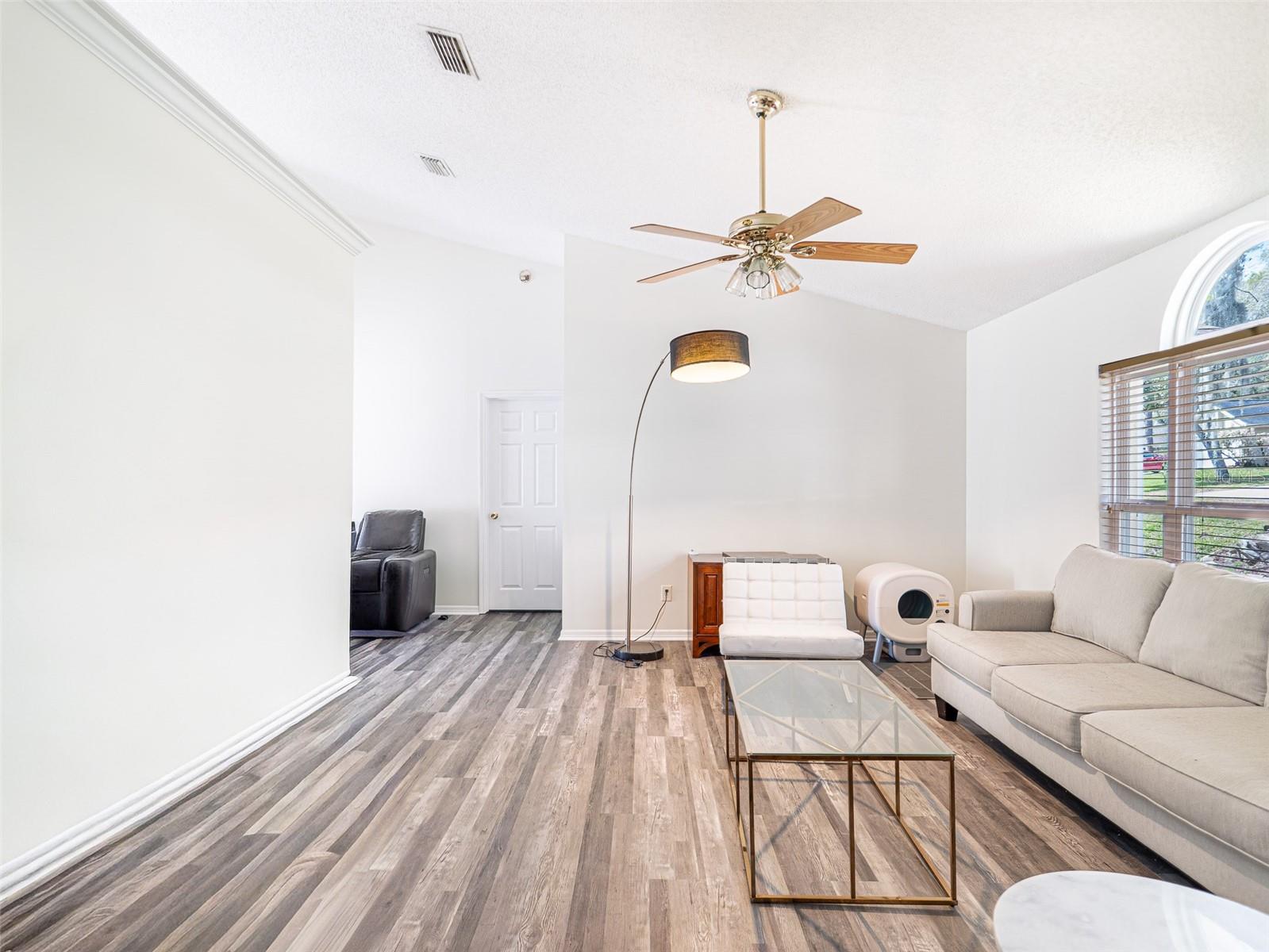 Image 12 of 41 For 1167 Woodland Terrace Trail