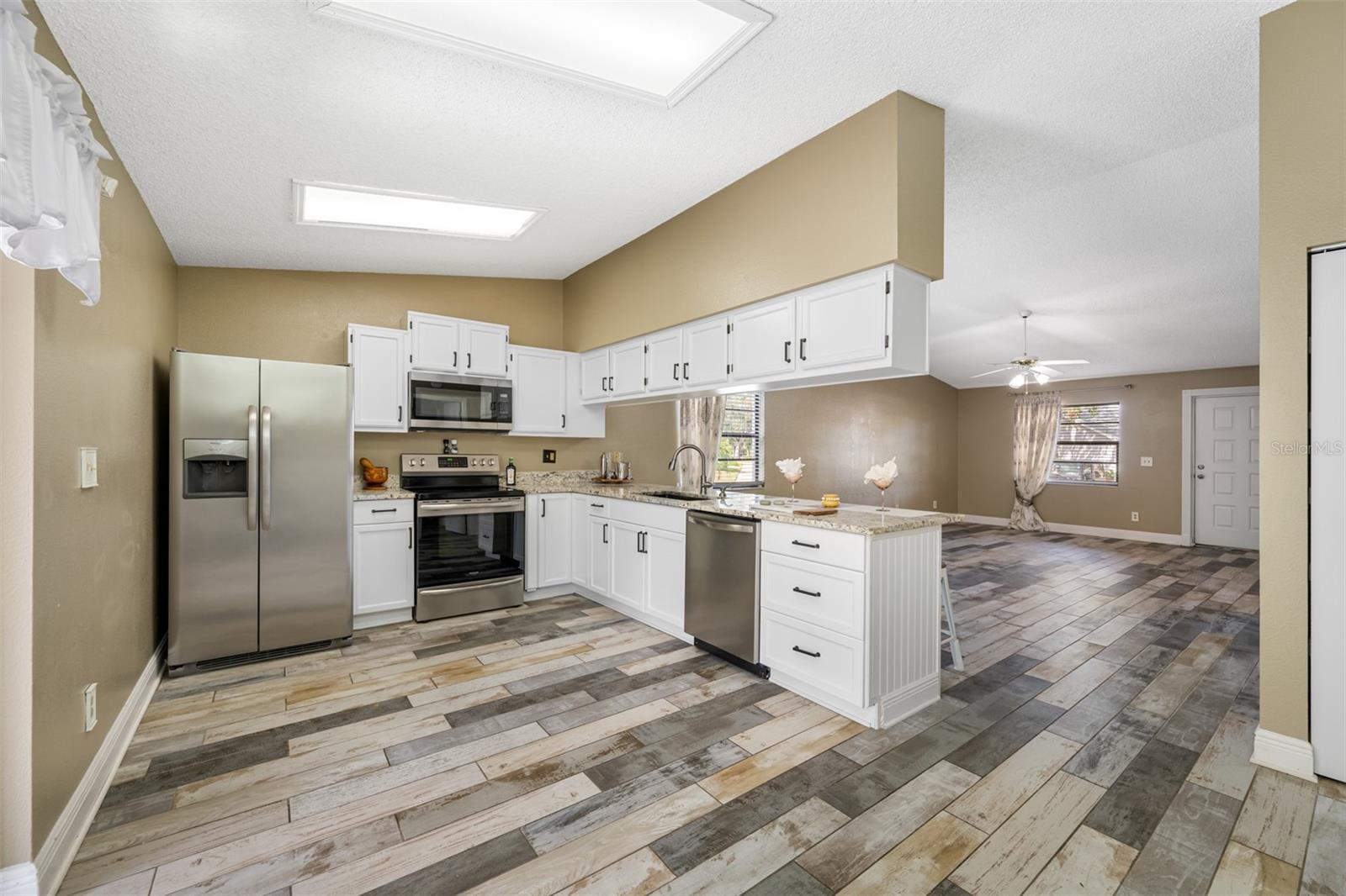 Image 20 of 41 For 1125 Somerset Circle S