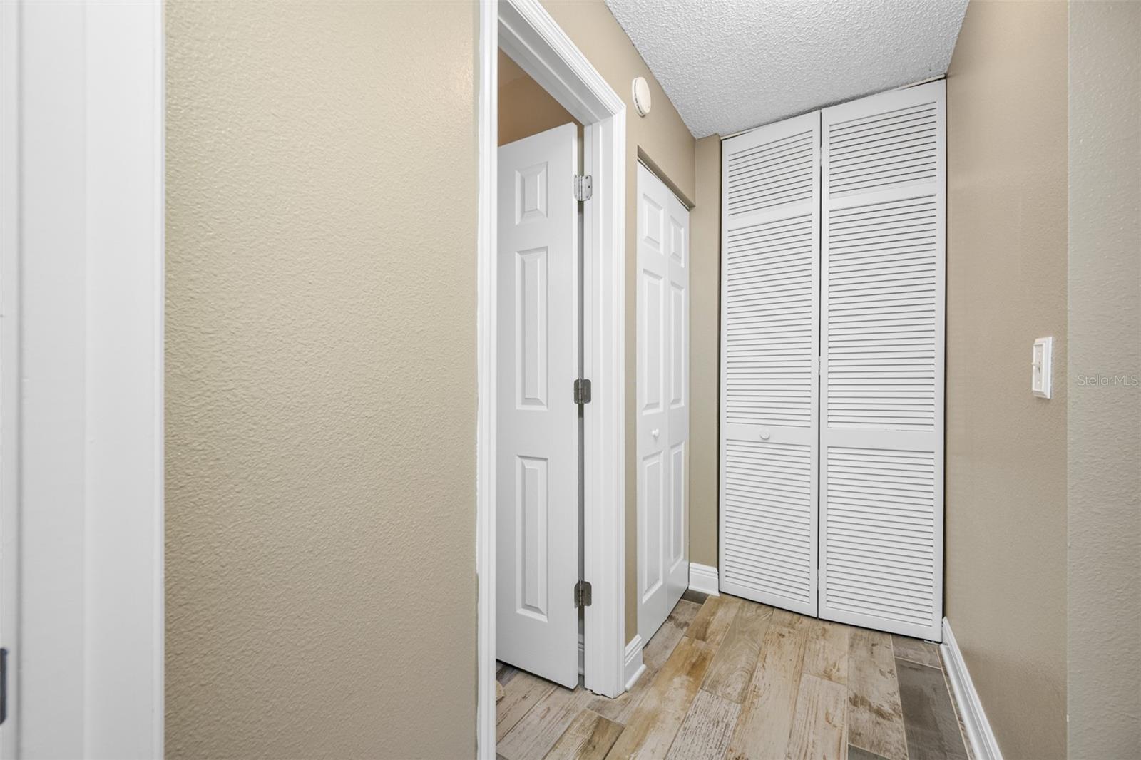 Image 24 of 41 For 1125 Somerset Circle S