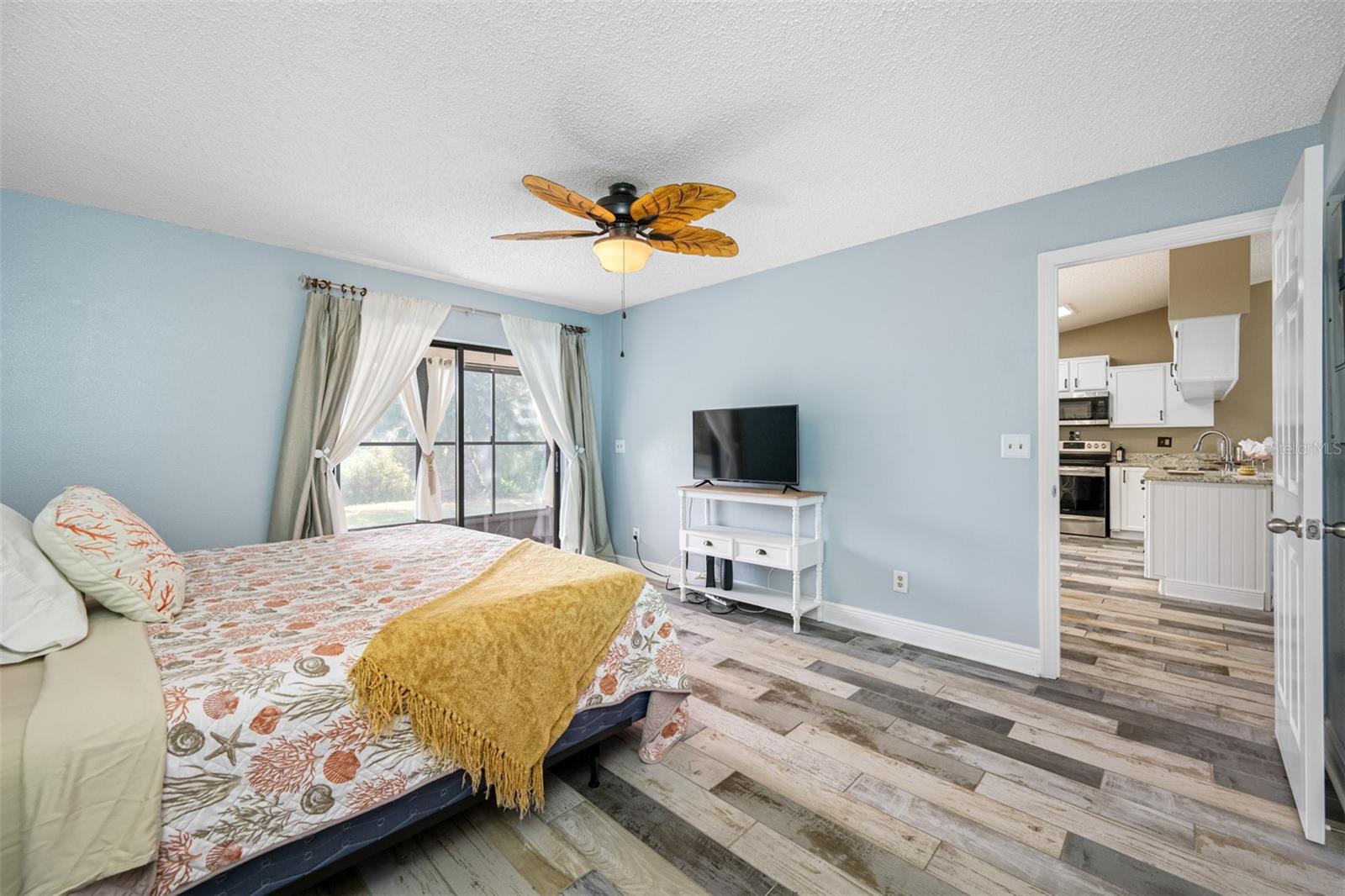 Image 31 of 41 For 1125 Somerset Circle S