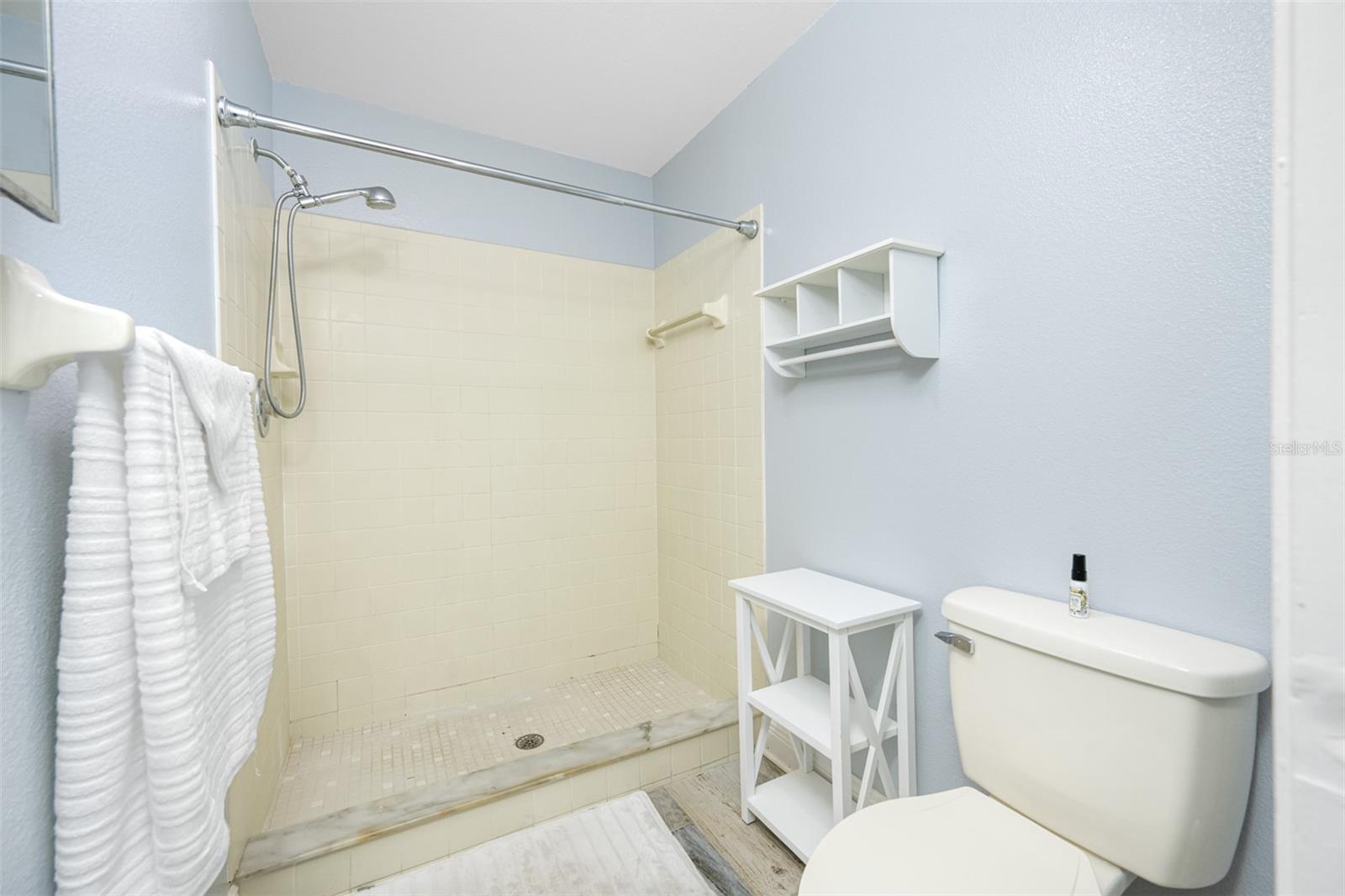 Image 37 of 41 For 1125 Somerset Circle S