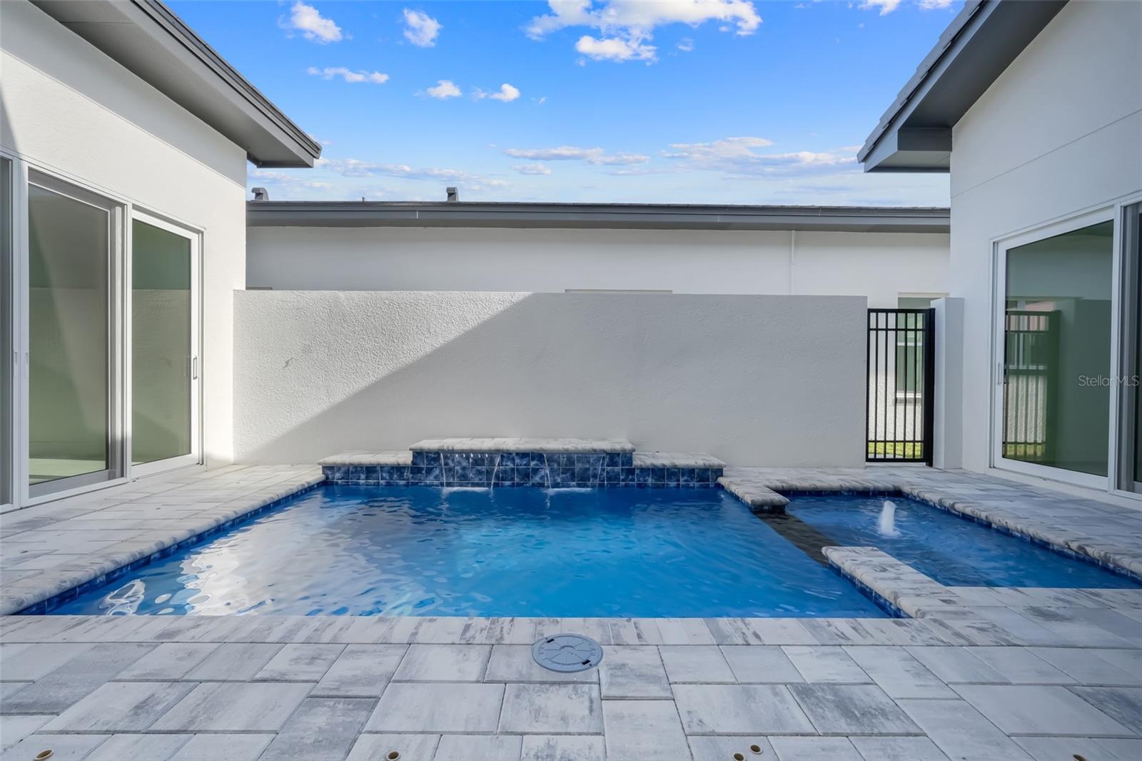 Image 10 of 47 For 3044 Kensington Avenue