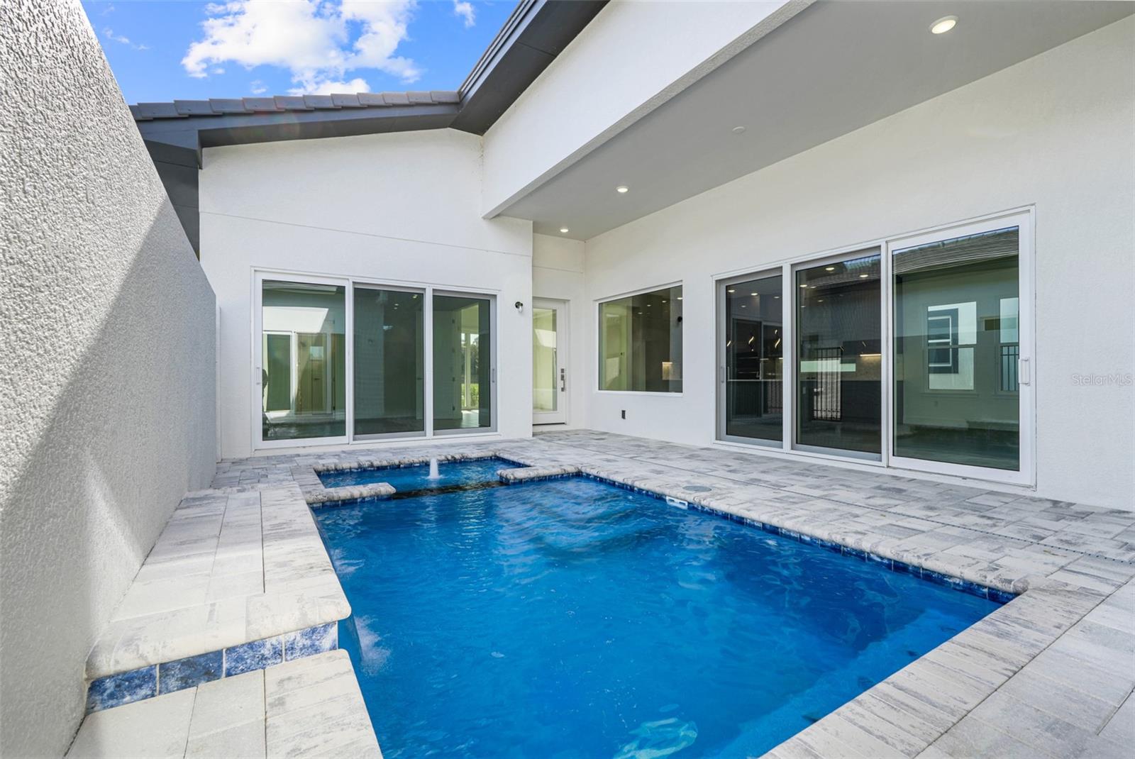 Image 12 of 47 For 3044 Kensington Avenue