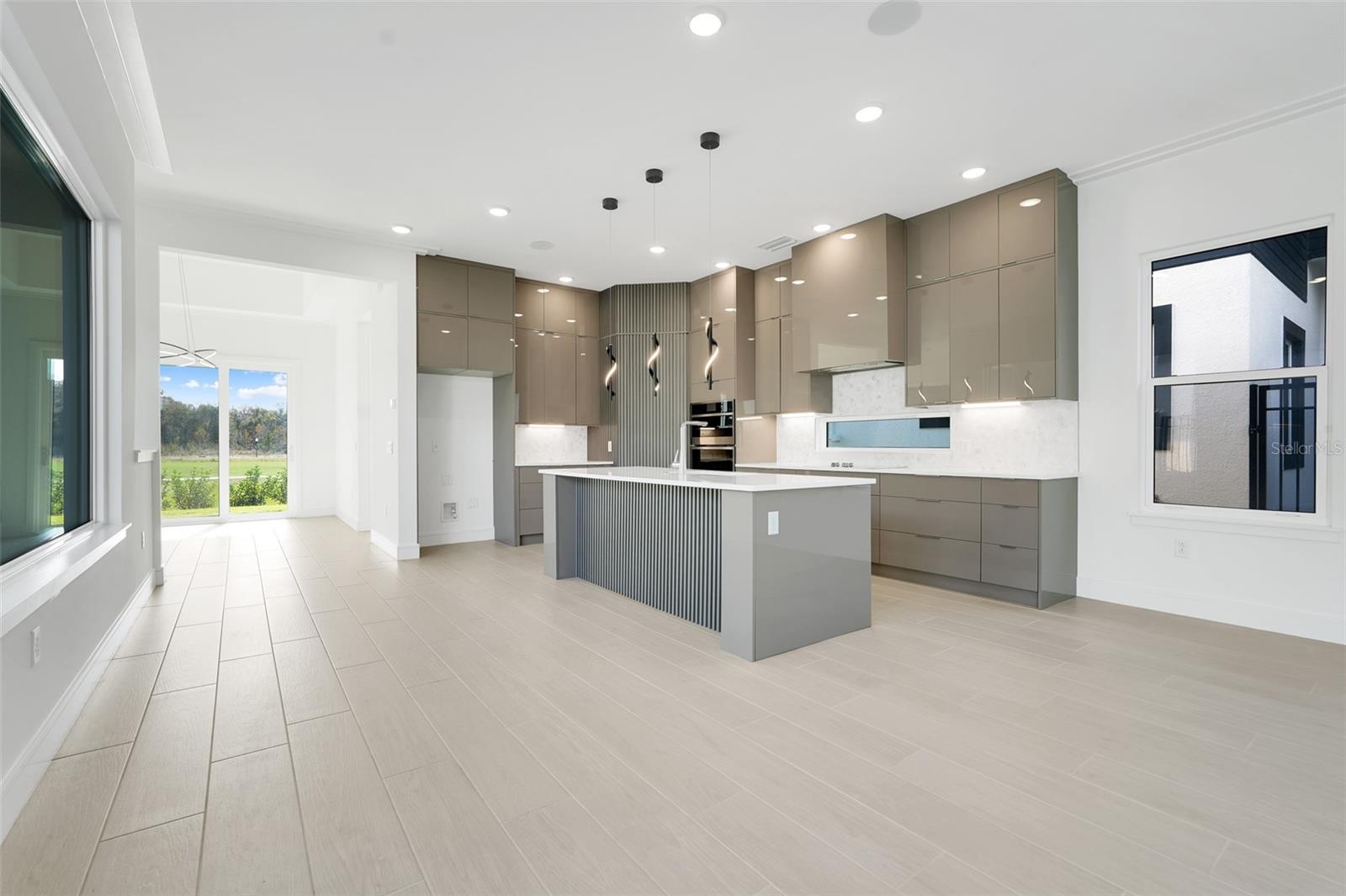 Image 18 of 47 For 3044 Kensington Avenue