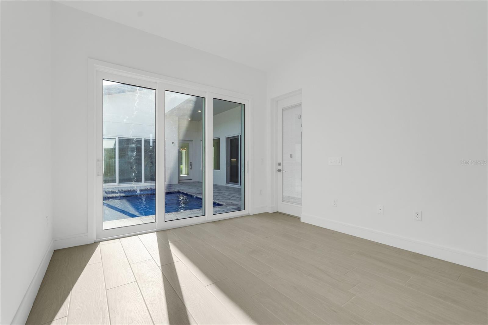 Image 37 of 47 For 3044 Kensington Avenue