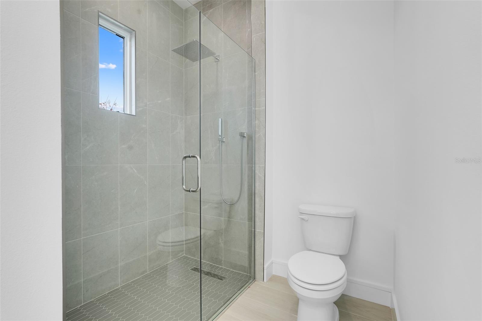 Image 39 of 47 For 3044 Kensington Avenue