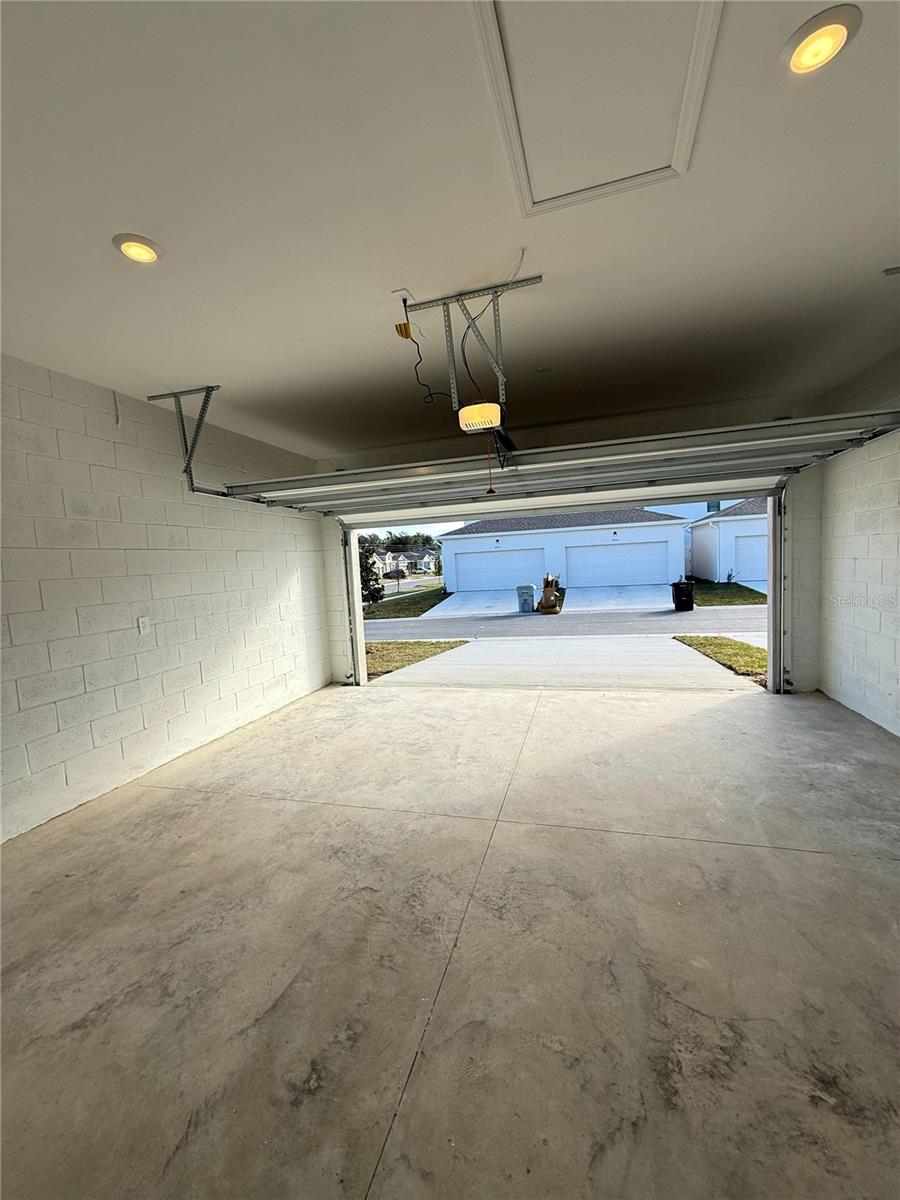 Image 19 of 21 For 2332 Rider Rain Lane