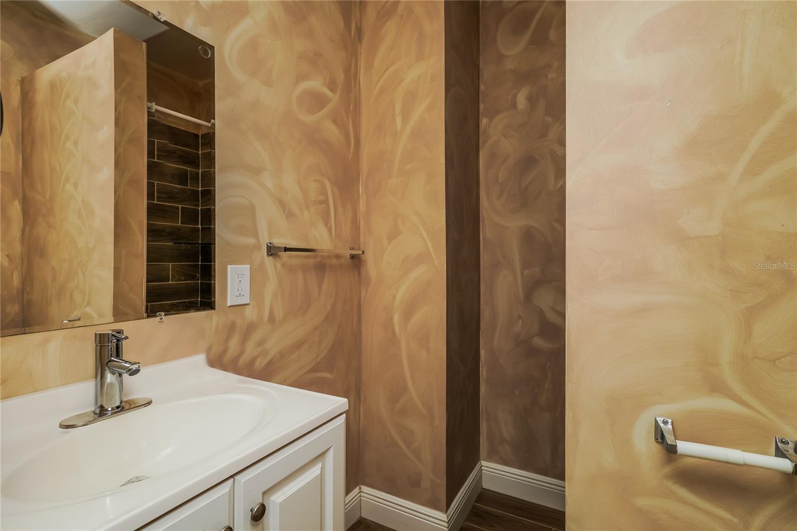 Image 7 of 16 For 107 Quintard Avenue