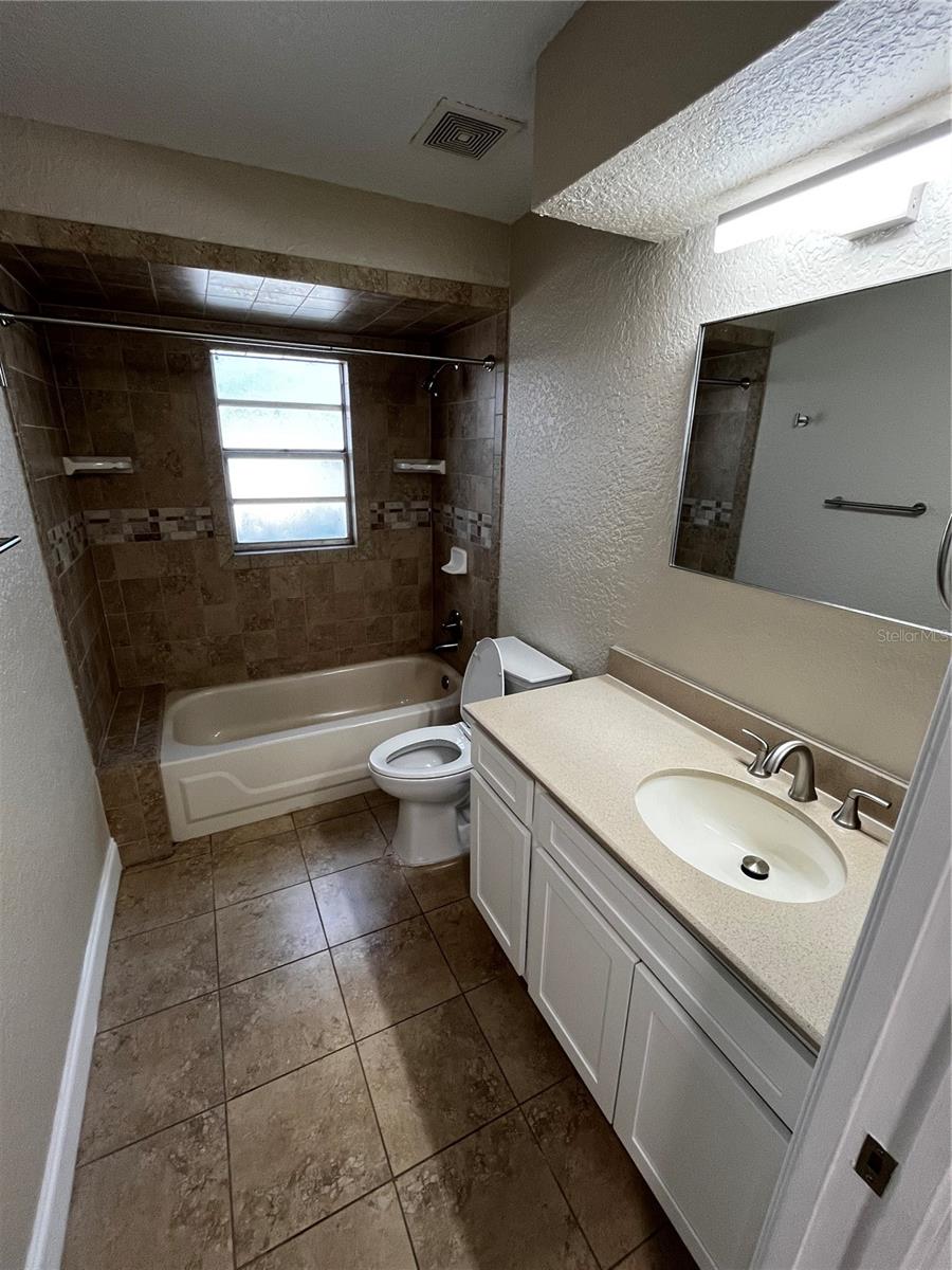 Image 16 of 24 For 1329 Medinah Court