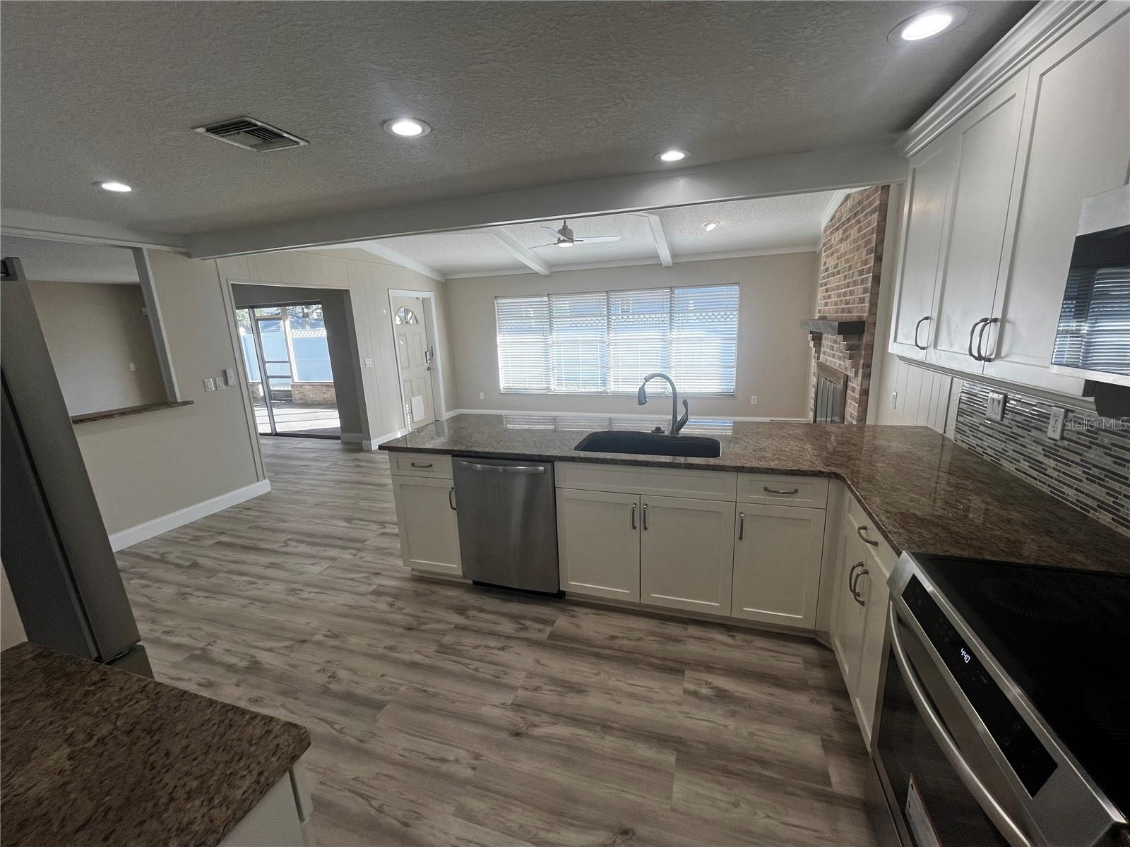 Image 6 of 24 For 1329 Medinah Court