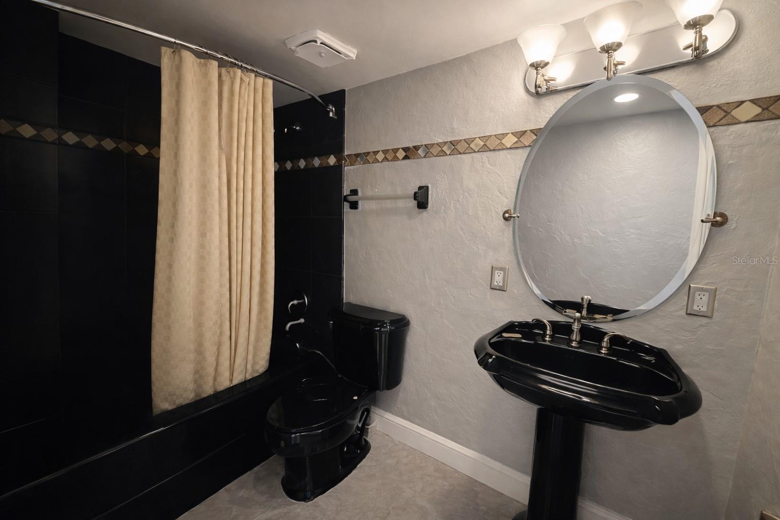 Image 12 of 25 For 530 Central Boulevard 1602