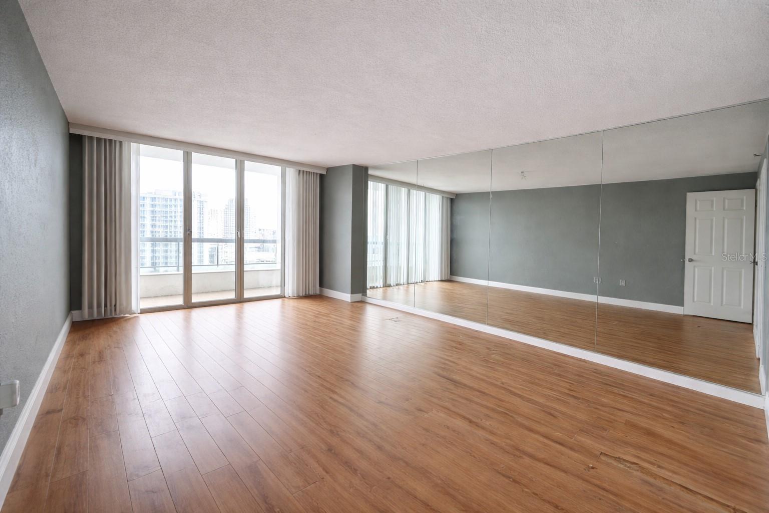 Image 8 of 25 For 530 Central Boulevard 1602