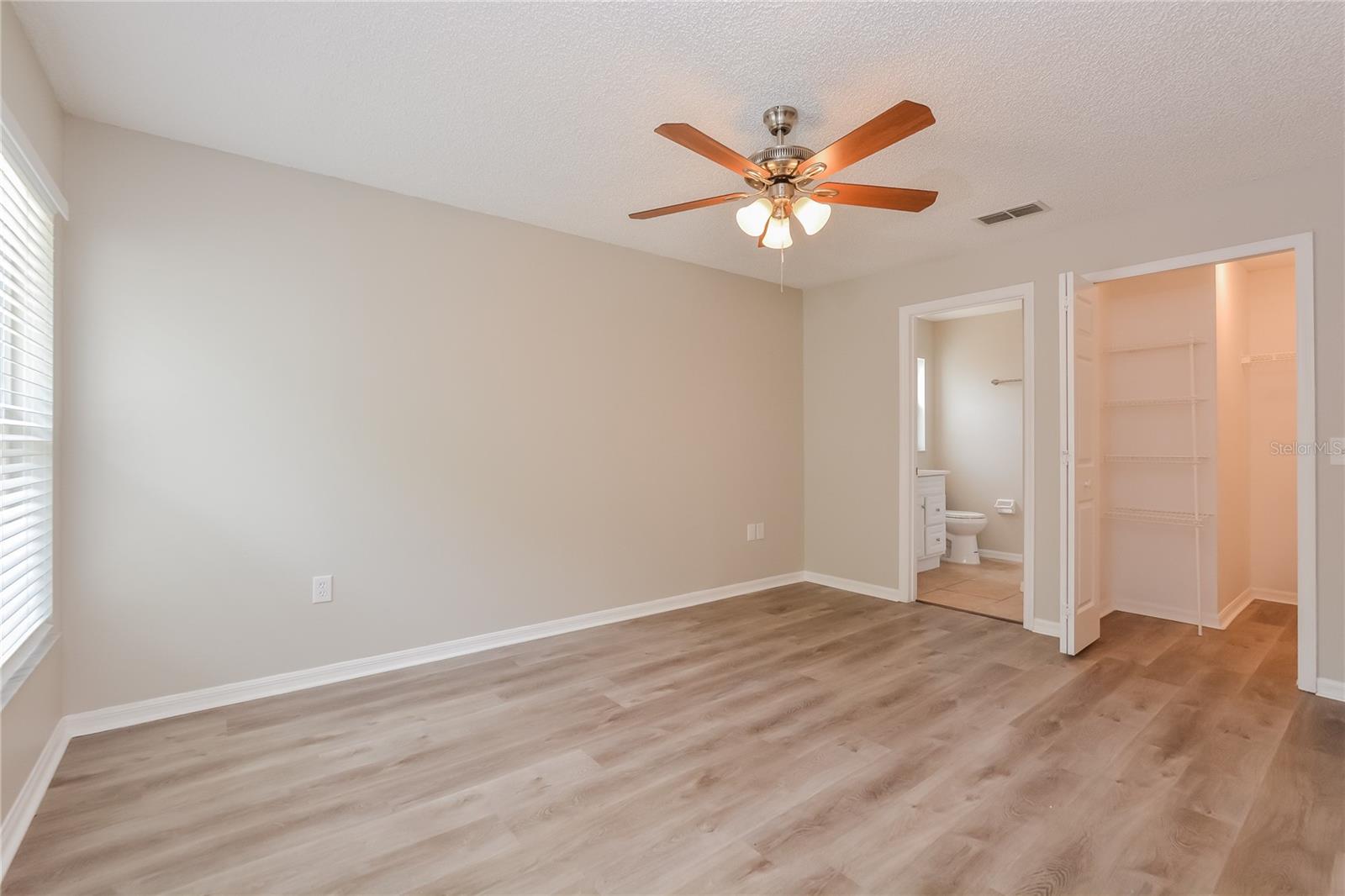 Image 7 of 16 For 915 Leeward Drive