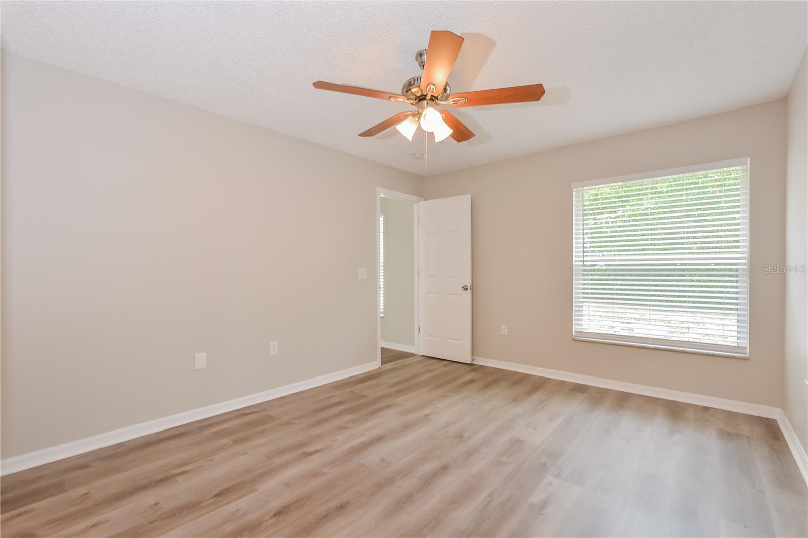 Image 8 of 16 For 915 Leeward Drive