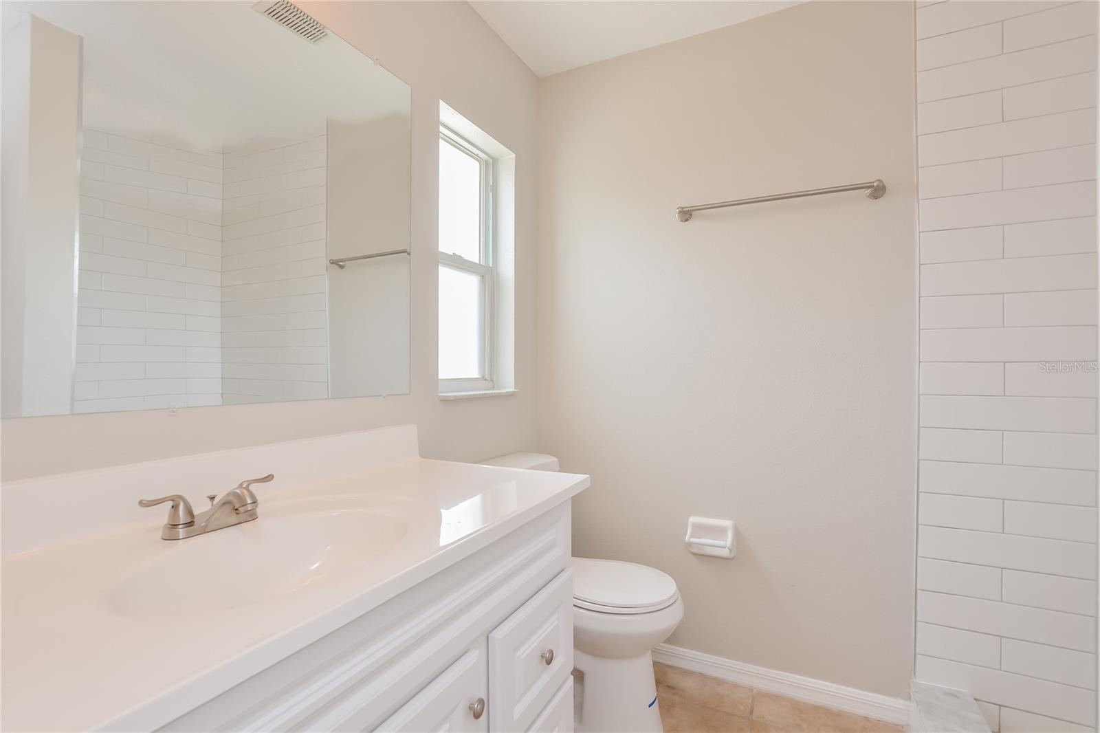 Image 9 of 16 For 915 Leeward Drive