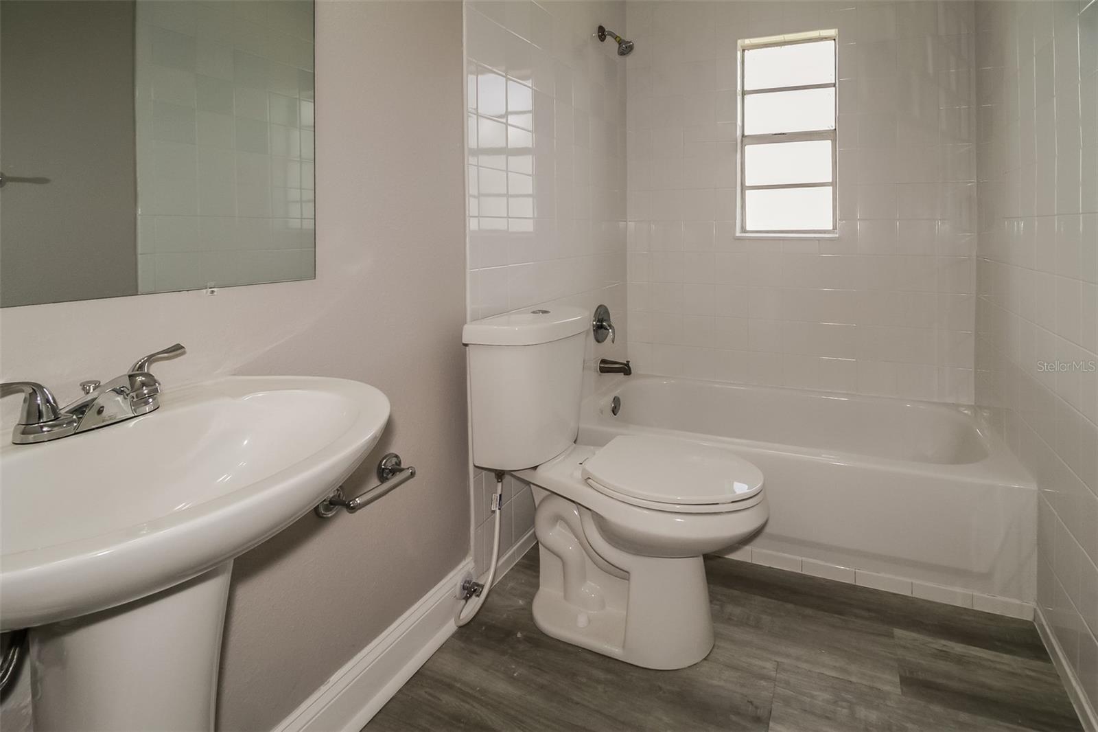 Image 10 of 16 For 229 Bennett Street