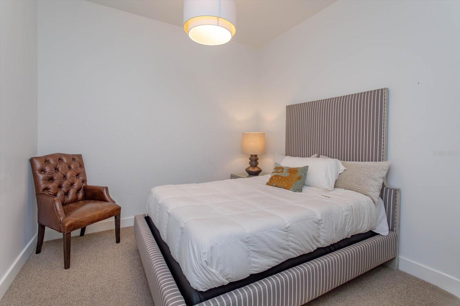 Image 15 of 29 For 150 Robinson Street 23b