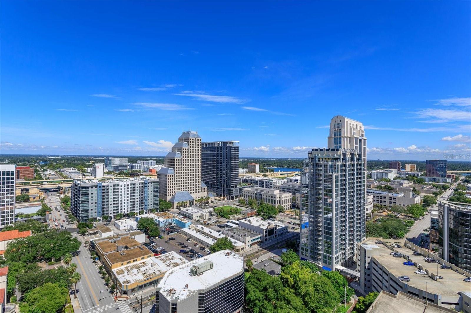 Image 19 of 29 For 150 Robinson Street 23b