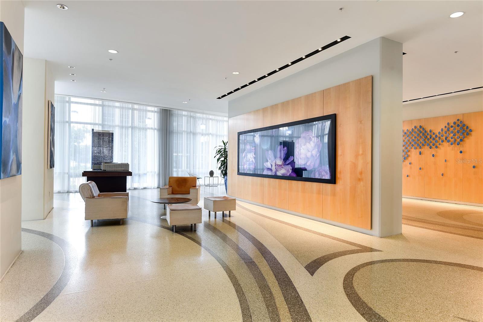 Image 28 of 29 For 150 Robinson Street 23b