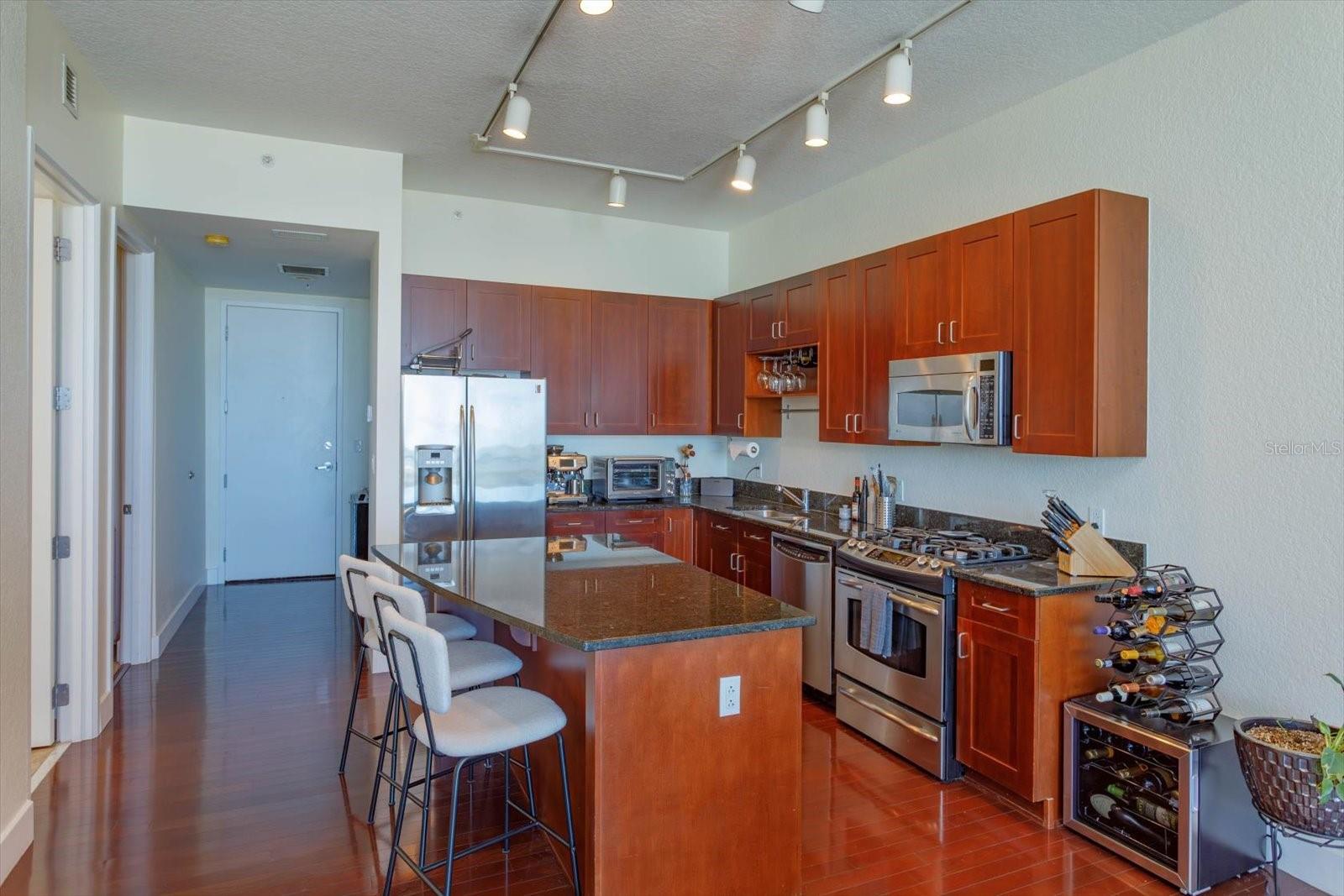 Image 4 of 29 For 150 Robinson Street 23b