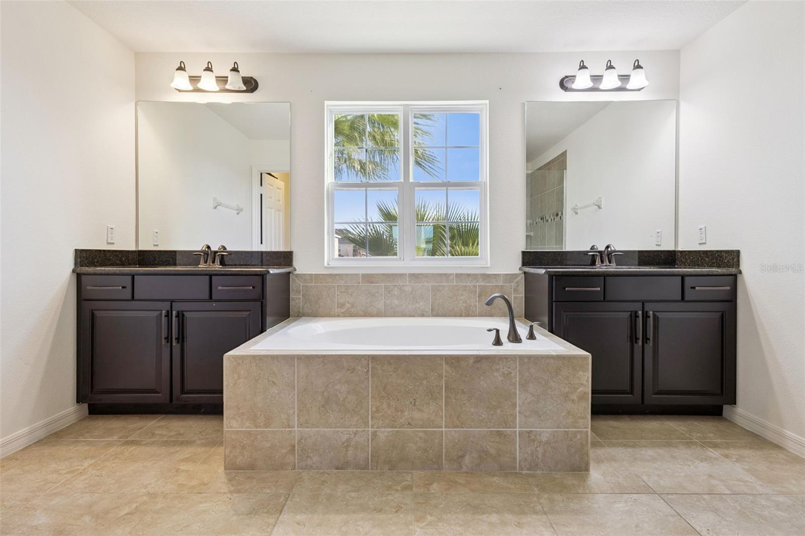 Image 27 of 33 For 3750 Mt Vernon Way