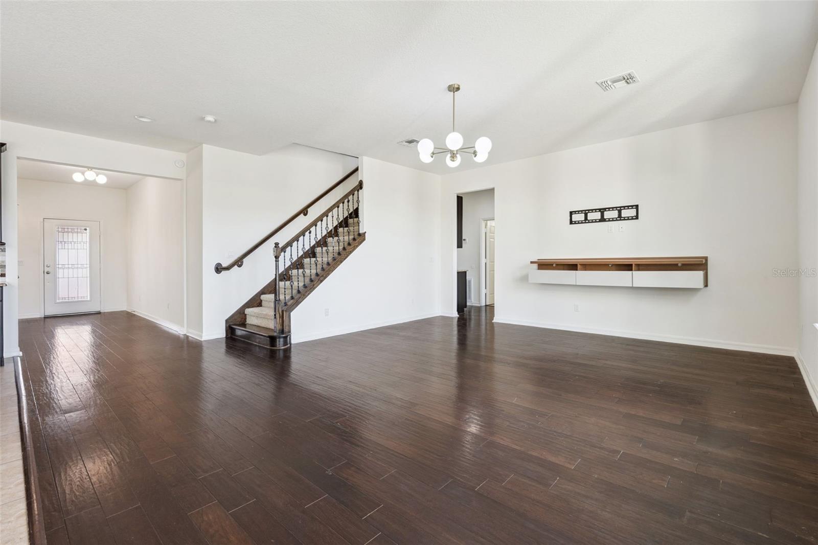 Image 4 of 33 For 3750 Mt Vernon Way