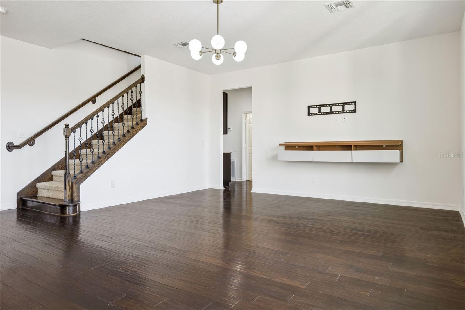 Image 6 of 33 For 3750 Mt Vernon Way