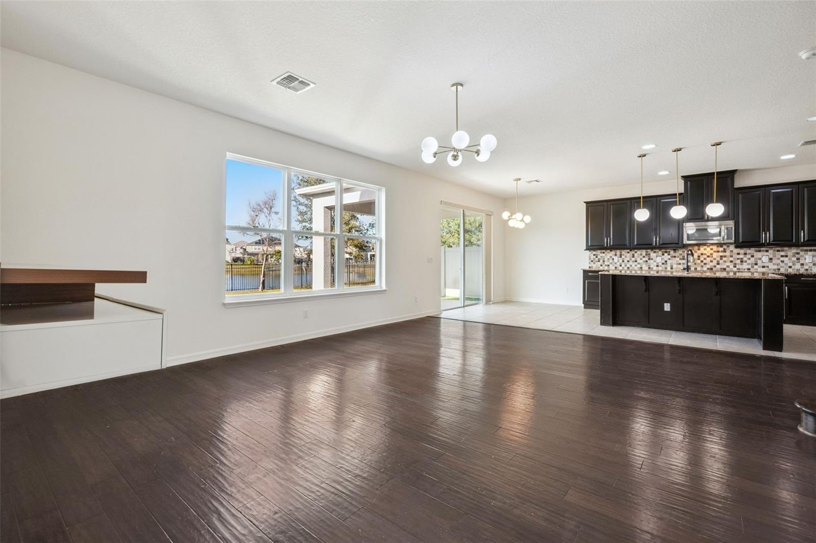 Image 8 of 33 For 3750 Mt Vernon Way