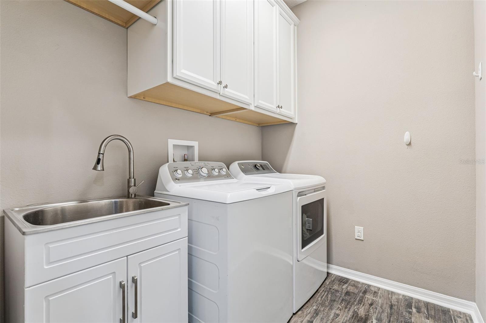 Image 21 of 56 For 7959 Ava Jade Alley