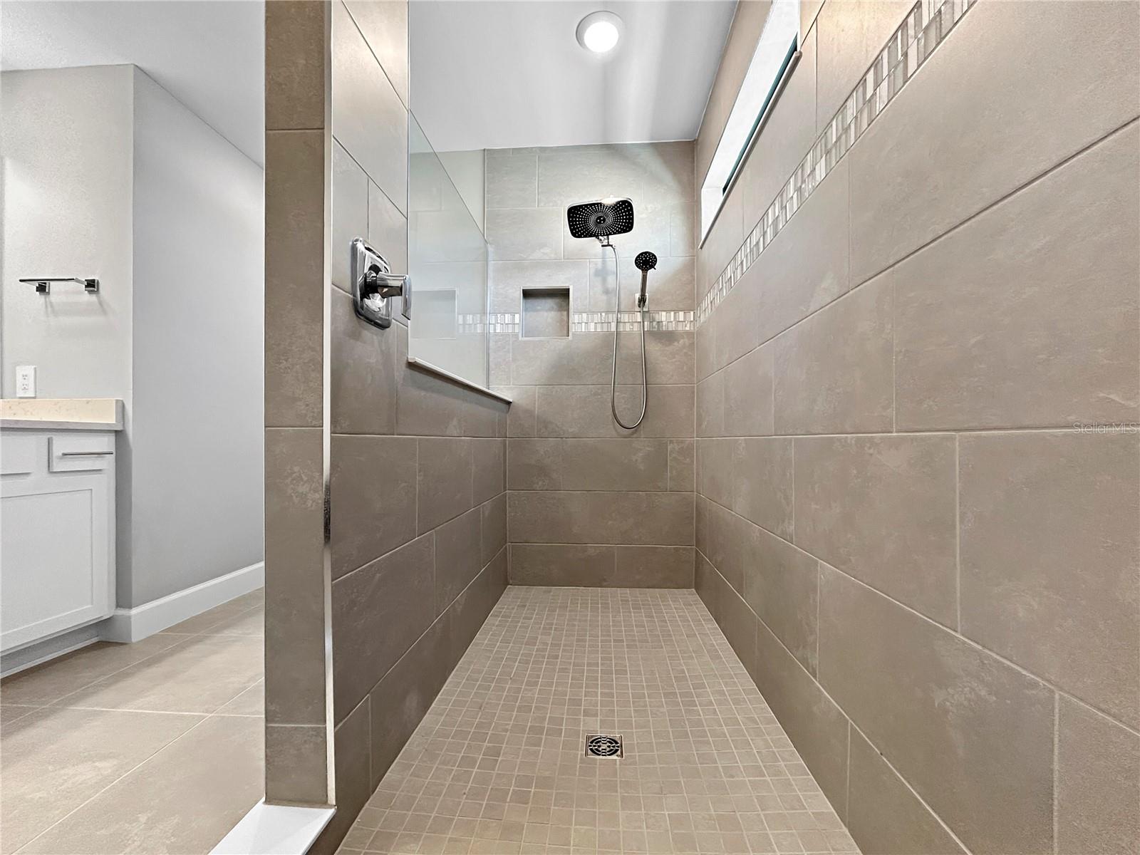 Image 15 of 46 For 6256 Baywood Court