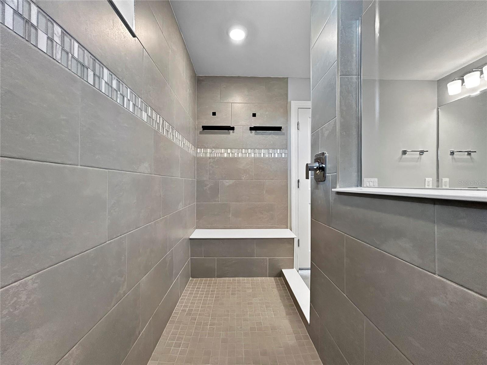 Image 16 of 46 For 6256 Baywood Court