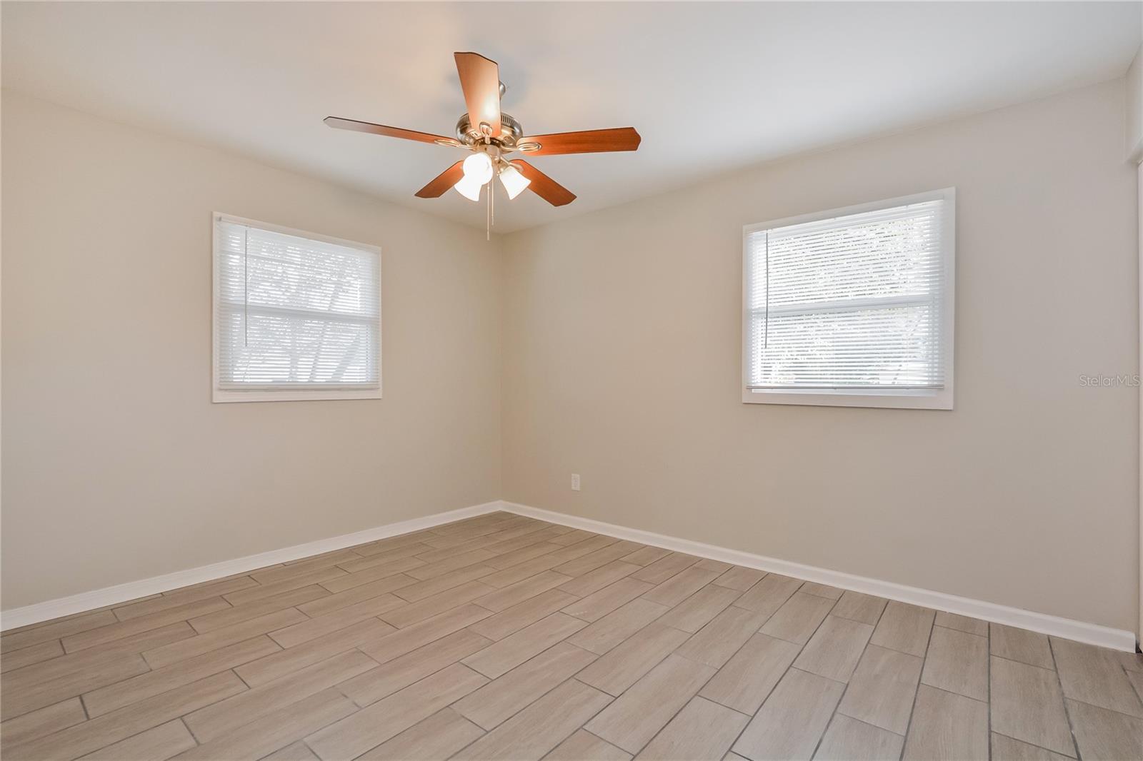 Image 10 of 16 For 1070 Emerald Drive