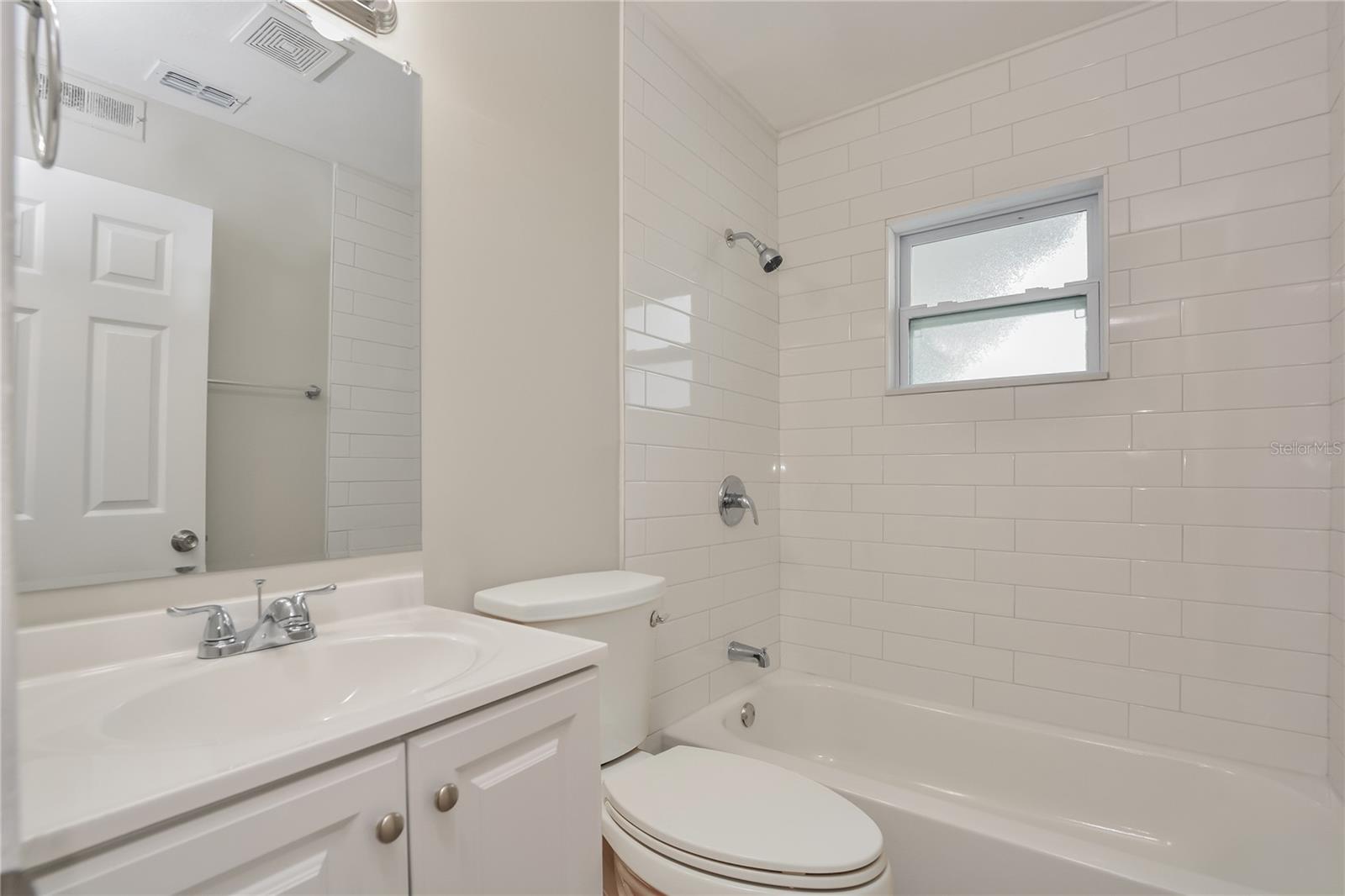 Image 12 of 16 For 1070 Emerald Drive