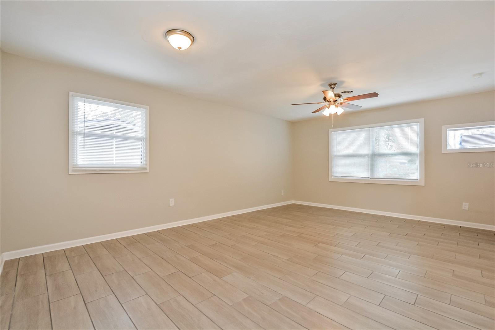 Image 3 of 16 For 1070 Emerald Drive