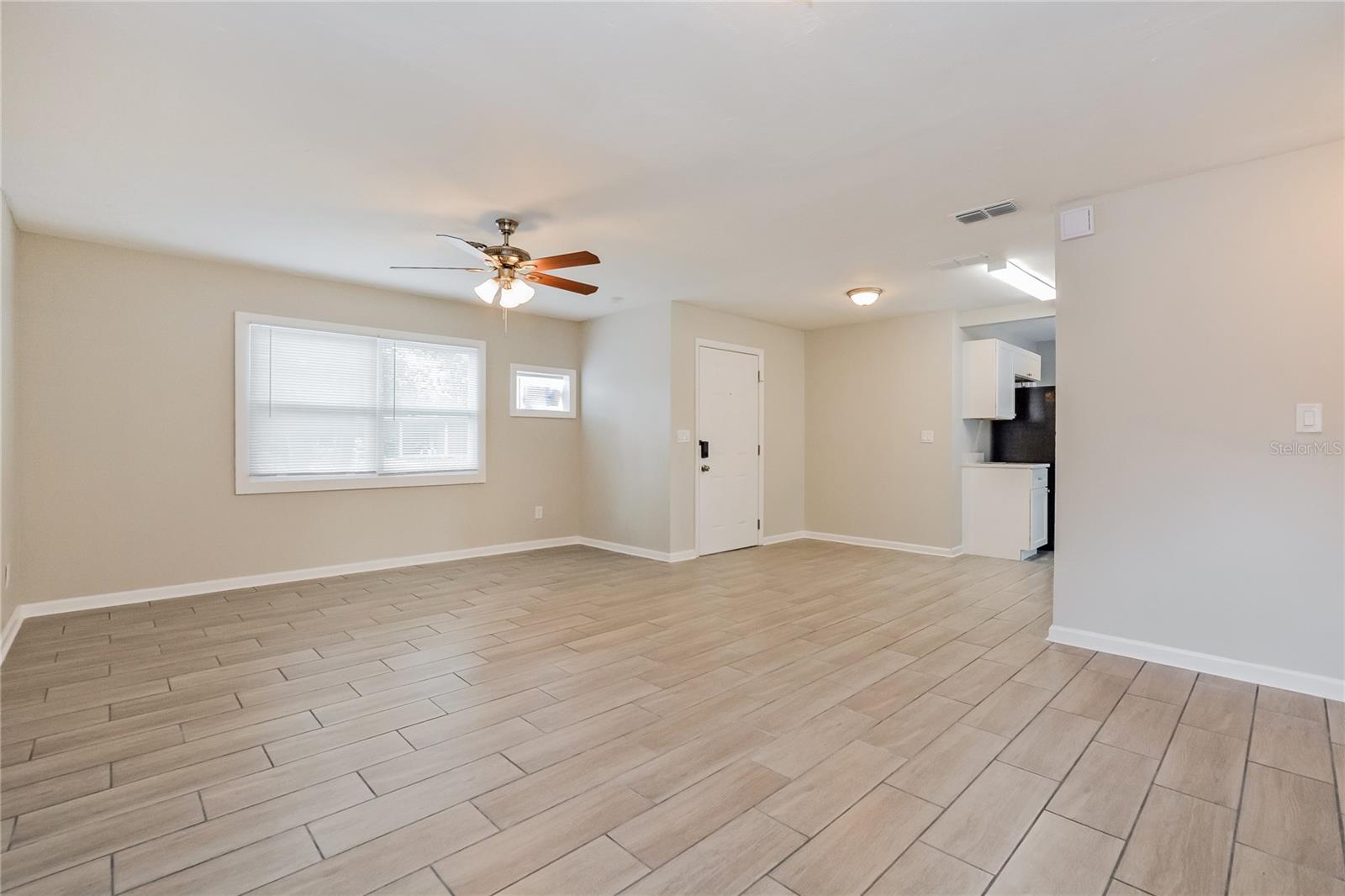 Image 5 of 16 For 1070 Emerald Drive