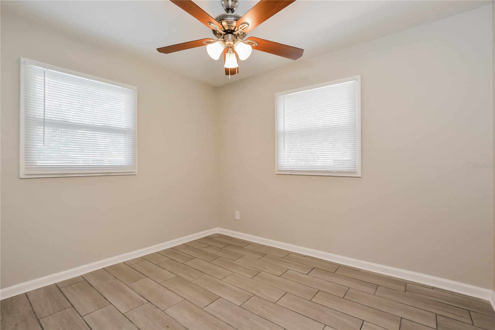 Image 9 of 16 For 1070 Emerald Drive