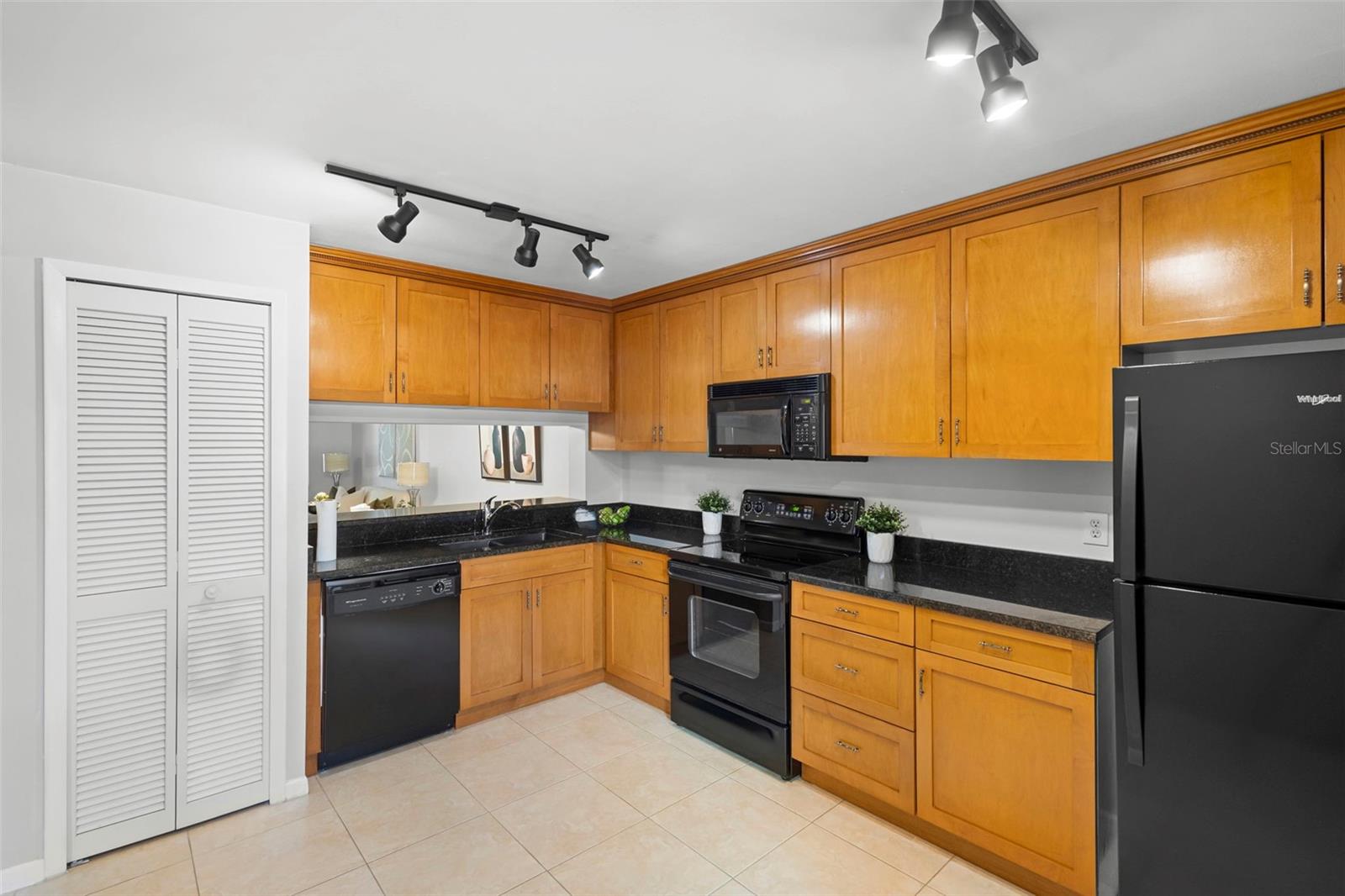 Image 15 of 43 For 12 Escondido Court 117