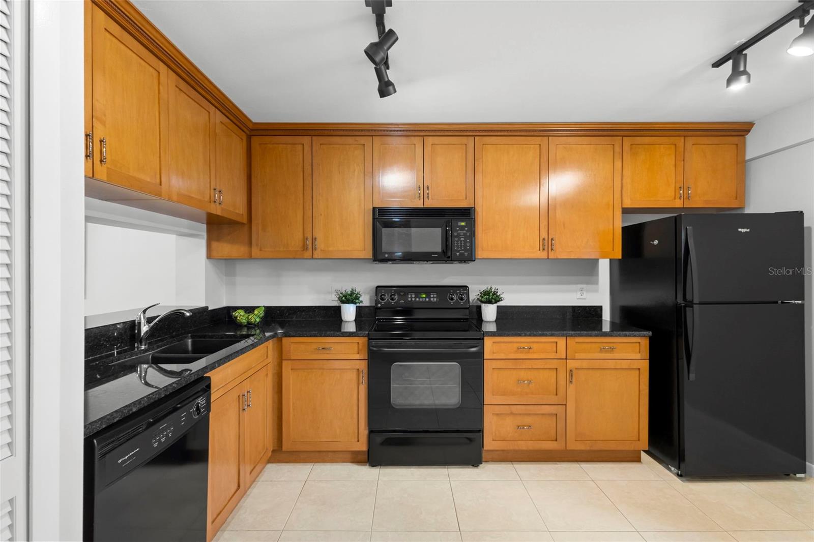 Image 18 of 43 For 12 Escondido Court 117