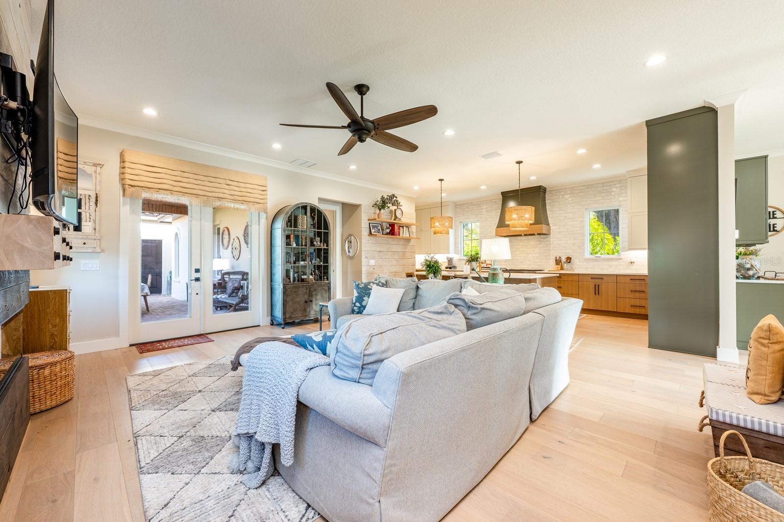 Image 11 of 41 For 740 Garden West Terrace