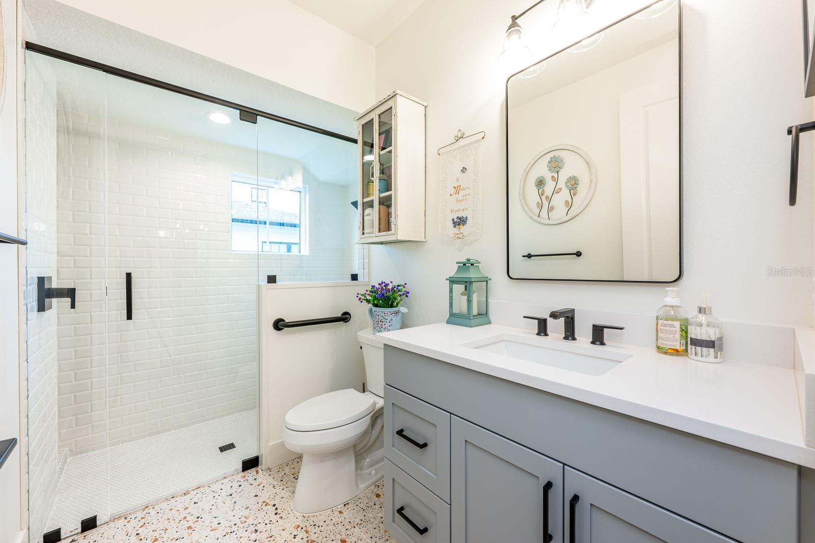 Image 23 of 41 For 740 Garden West Terrace