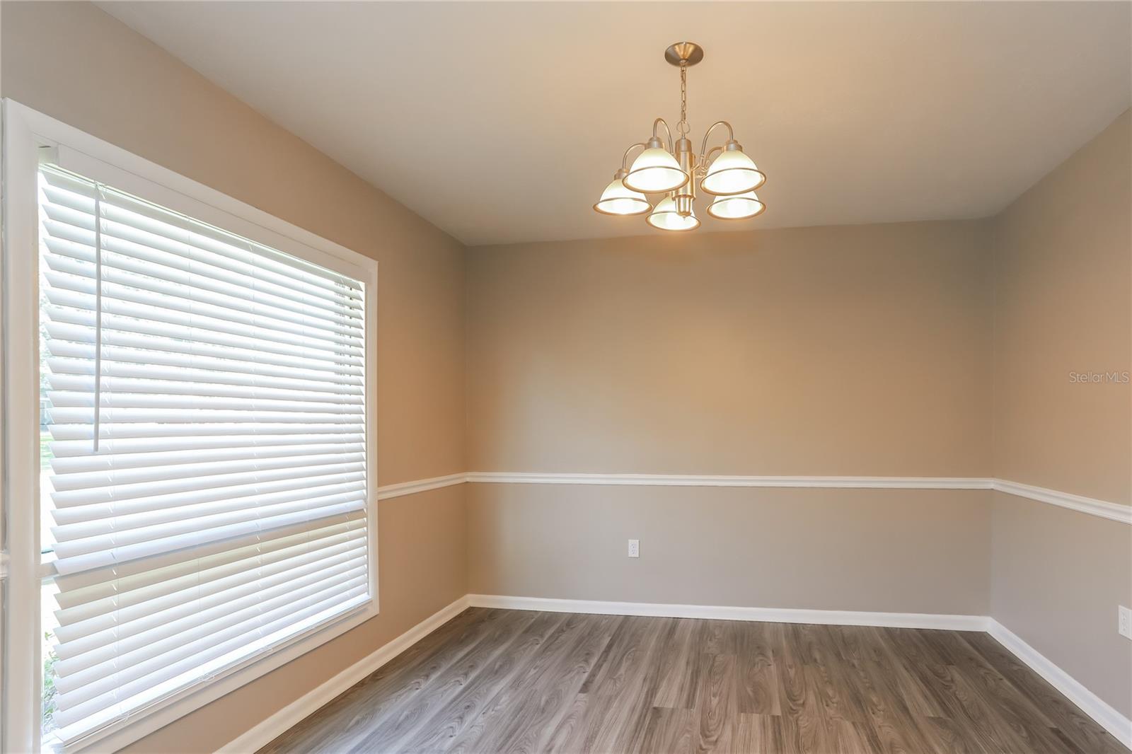 Image 4 of 16 For 609 Willow Run