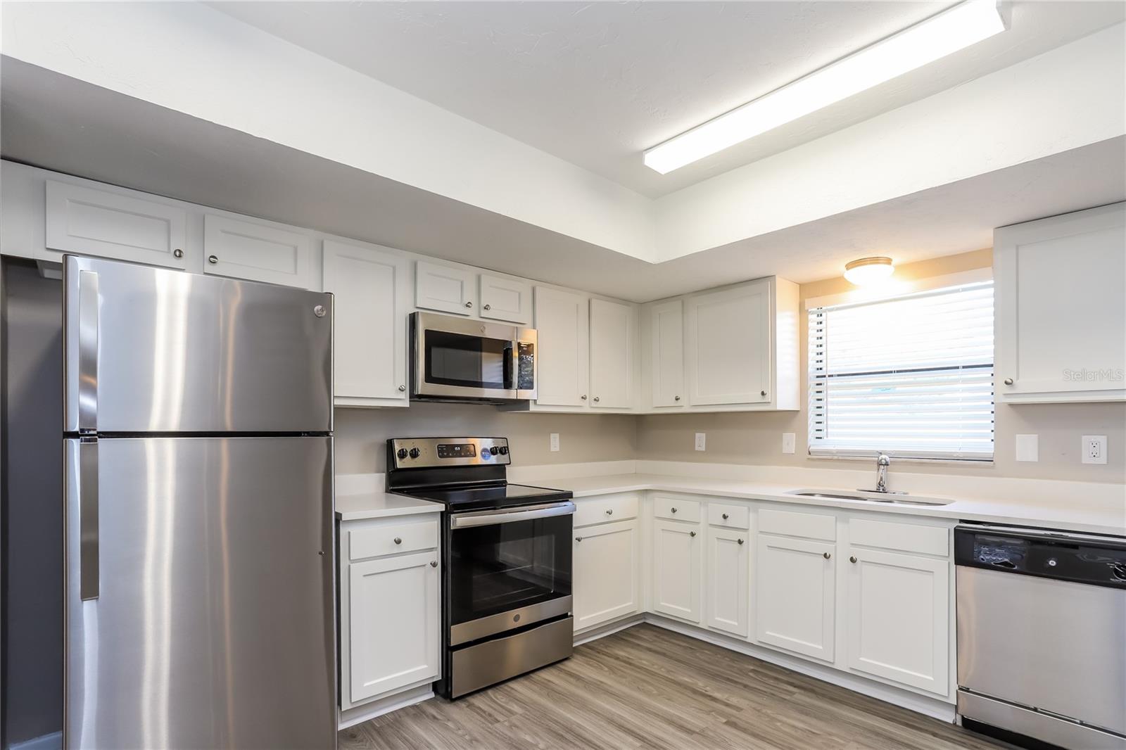 Image 5 of 16 For 609 Willow Run