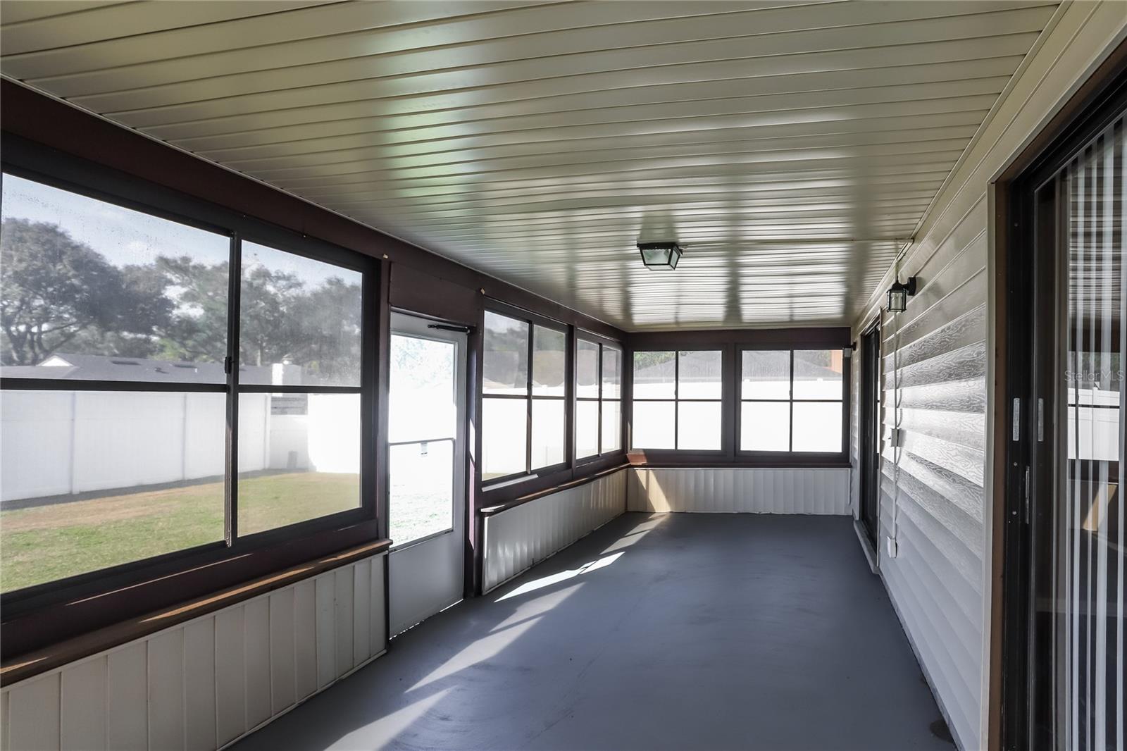 Image 7 of 16 For 609 Willow Run