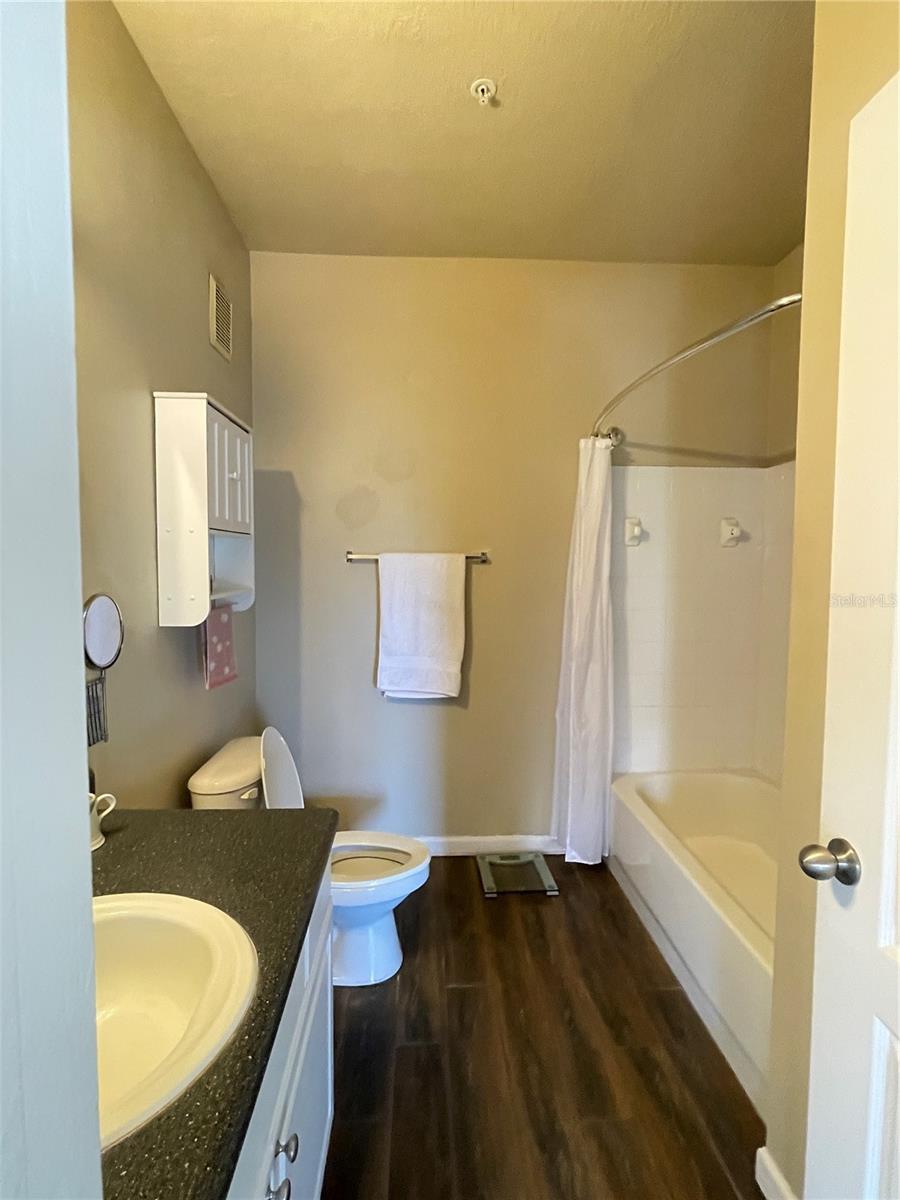 Image 11 of 15 For 8848 Villa View Circle 306