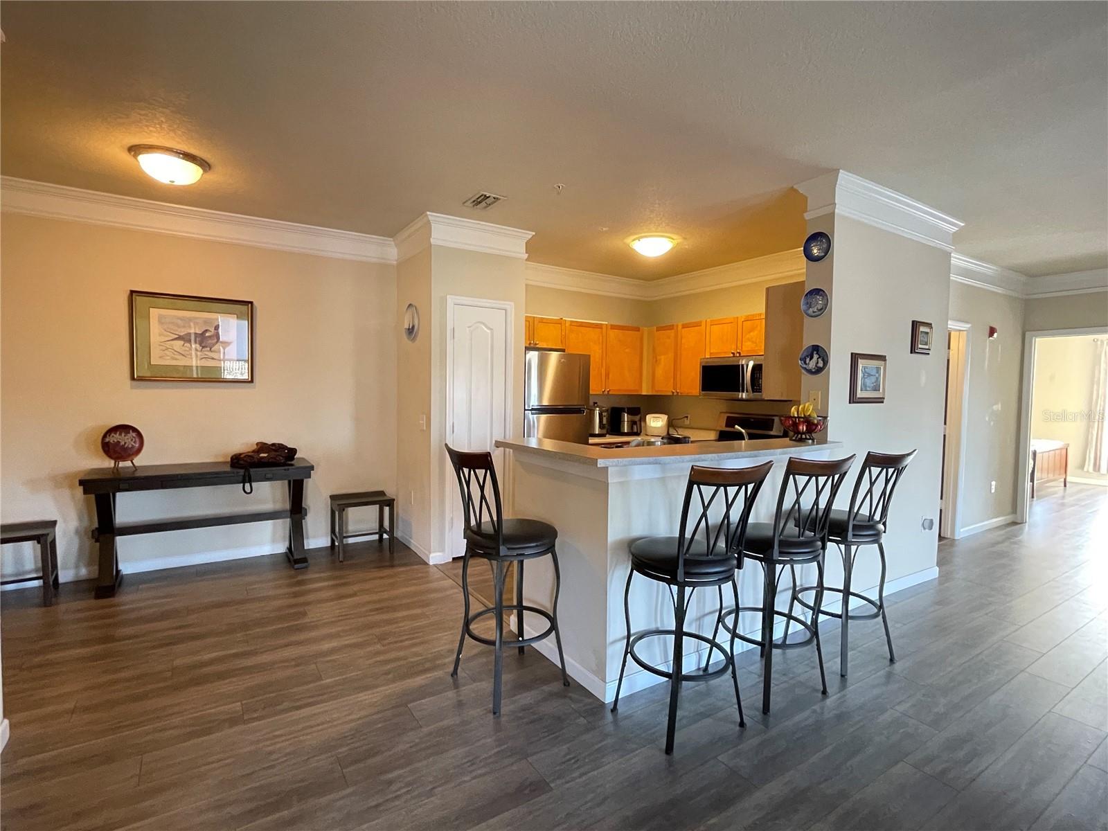 Image 4 of 15 For 8848 Villa View Circle 306