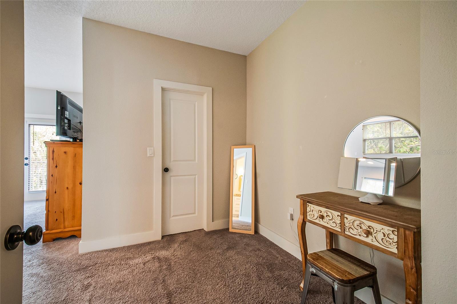 Image 12 of 27 For 2121 Kaley Avenue 1